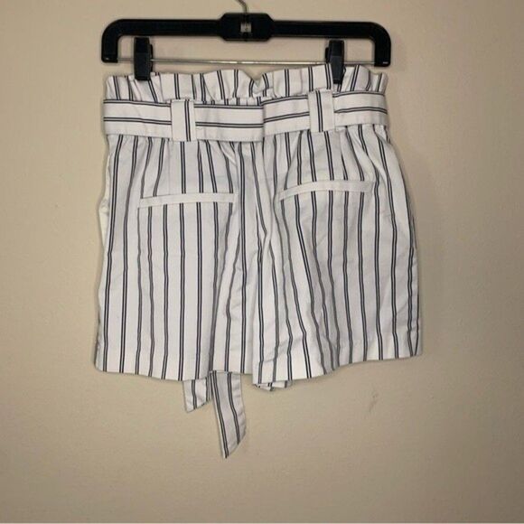 Zara Navy and White Striped Paperbag Shorts Size Medium - Picture 8 of 9